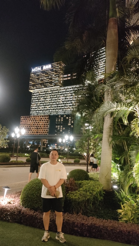 熟悉的身影的第一张照片--赣州相亲服务中心