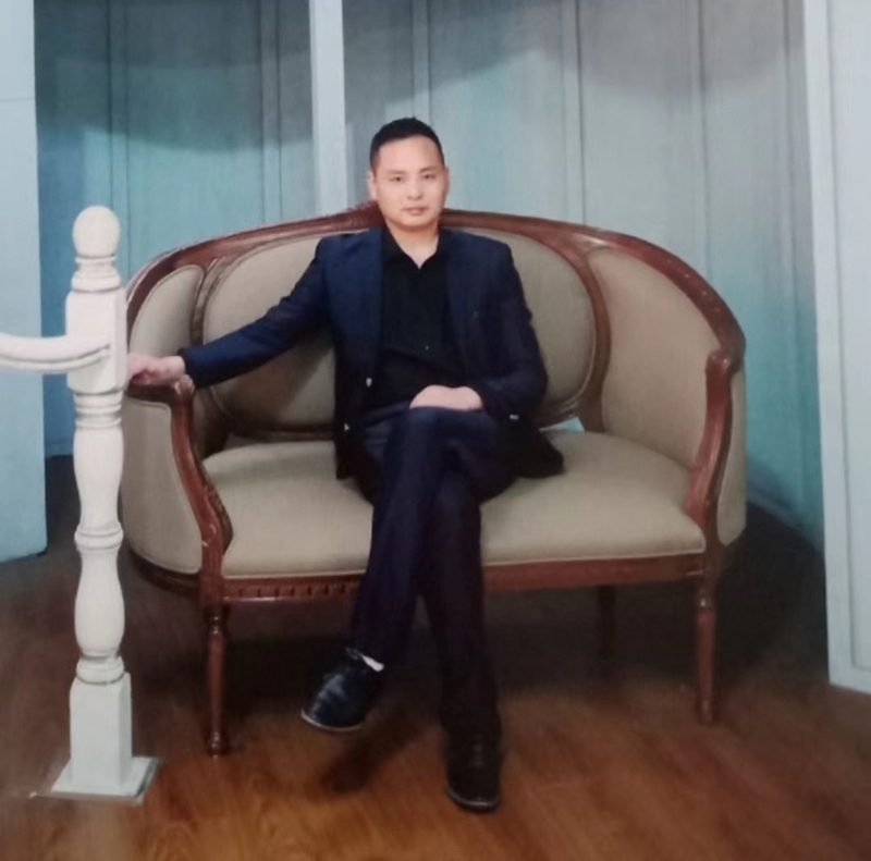 龙行天下的第二张照片--赣州相亲服务中心