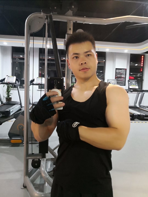 范迪塞尔的第二张照片--赣州相亲服务中心