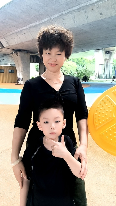 火凤凰的第二张照片--赣州相亲服务中心