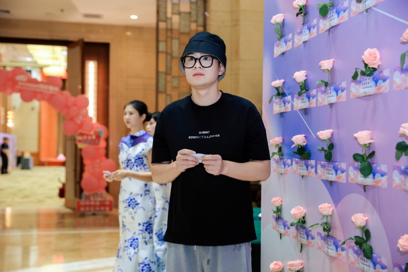 被驯服的象的第一张照片--赣州相亲服务中心