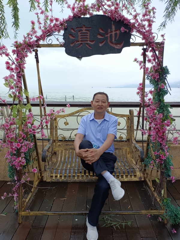 奋斗的第一张照片--赣州相亲服务中心