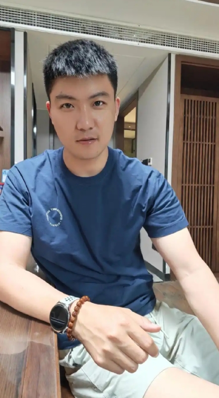 大鹏展翅的第一张照片--赣州相亲服务中心