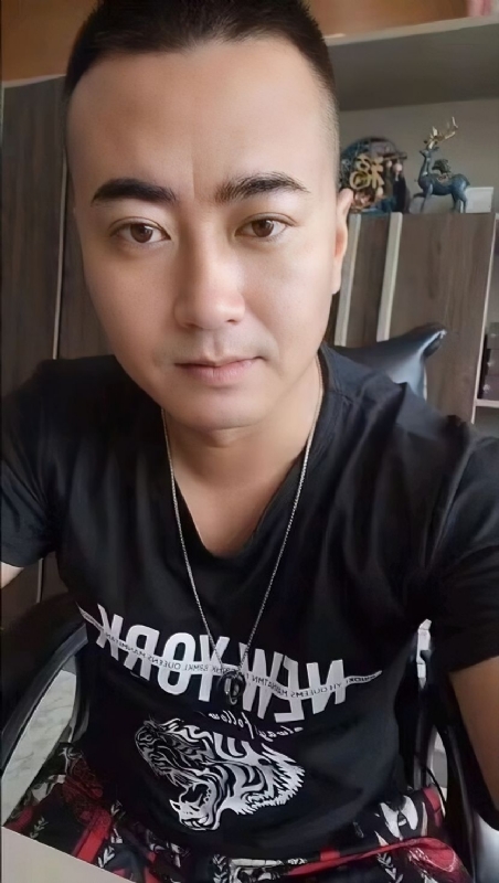 Luck耀的第一张照片--赣州相亲服务中心