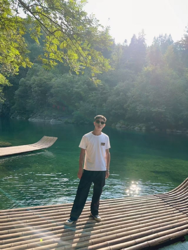 林言的第三张照片--赣州相亲服务中心