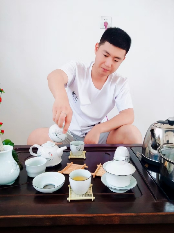 日月的第二张照片--赣州相亲服务中心