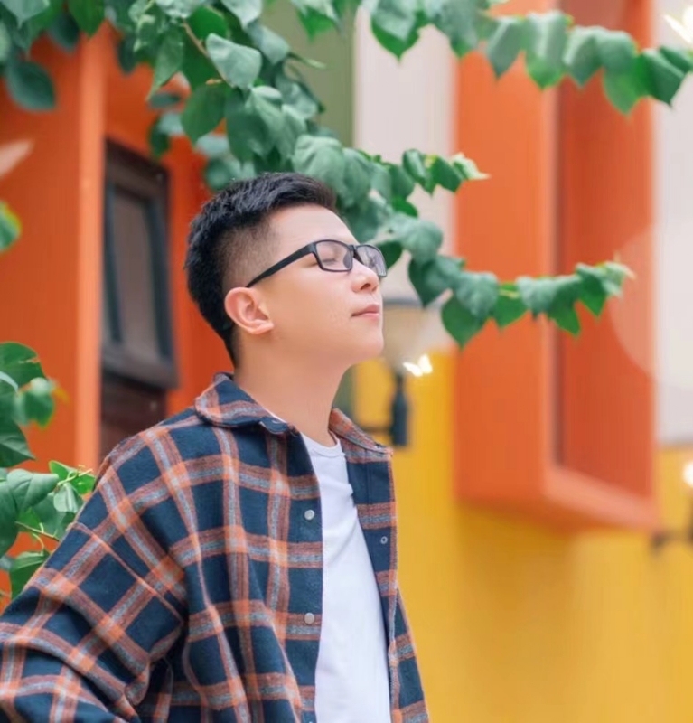 版本之子的第一张照片--赣州相亲服务中心