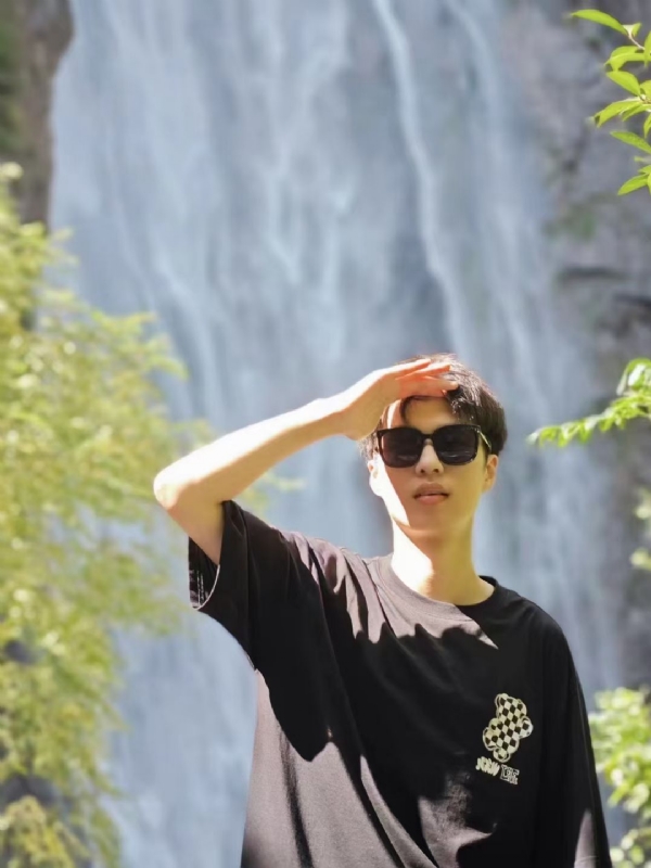 大橙子的第一张照片--赣州相亲服务中心